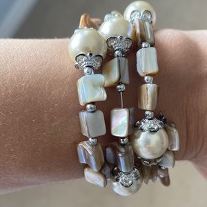 Pearl beaded bracelet